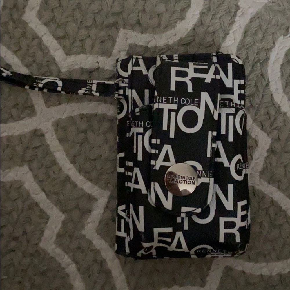 perfect condition Kenneth cole wristlet/ wallet.